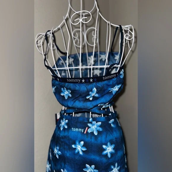 Vintage RARE Tommy Hilfiger Hawaiian Crop Top And Wrap Skirt Set
